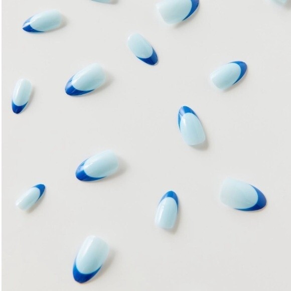 SHRINE UO Exclusive Press-On False Nails Set - Picture 2 of 2